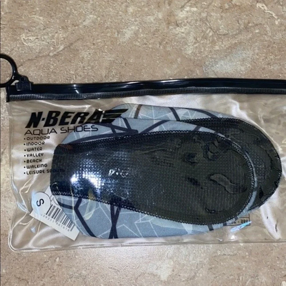 kids small watershoes / beach socks